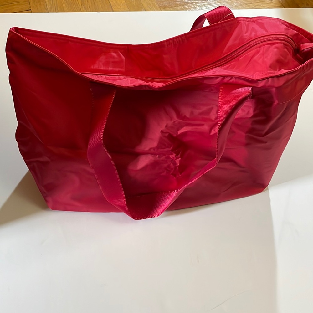 Gap red nylon shopper/tote bag w/shoulder straps/zipper/inside zipper pocket